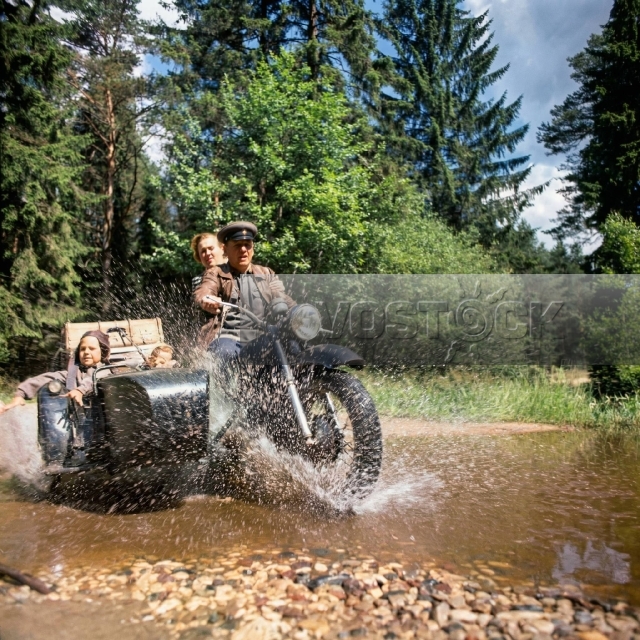 22 июня, ровно в 4 часа... (1992)