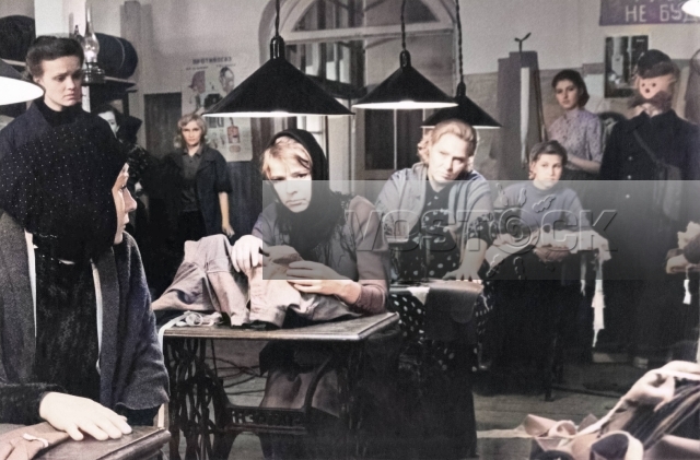 А у нас была тишина... (1977)