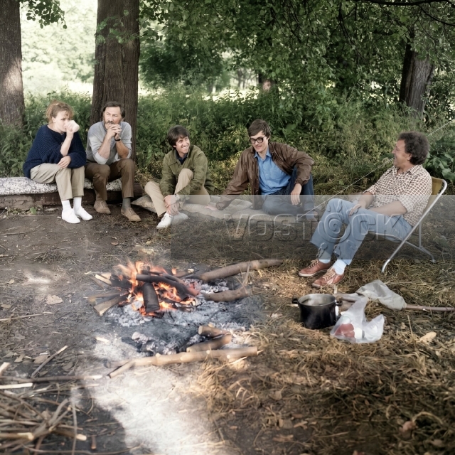 Барды покидают дворы или Игра с неизвестным (1987)