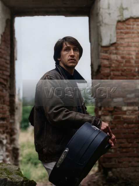 Барды покидают дворы или Игра с неизвестным (1987)