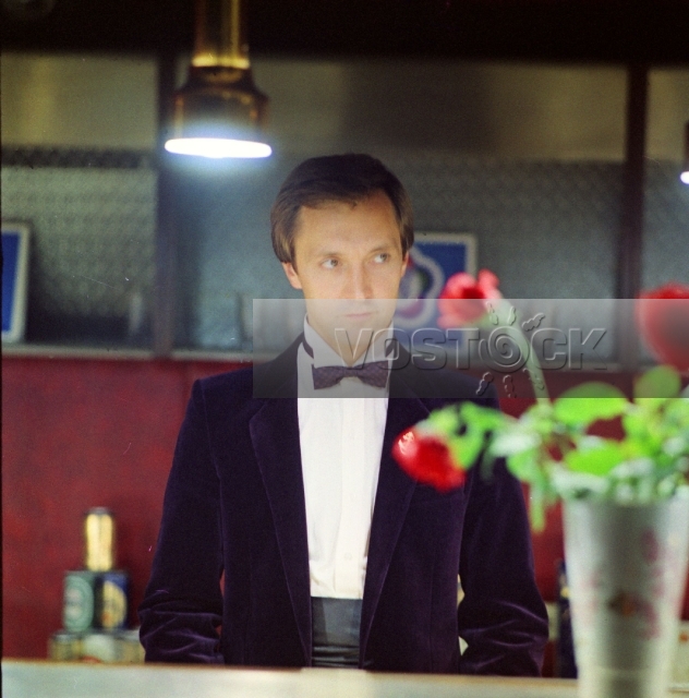 Бармен из "Золотого якоря" (1986)