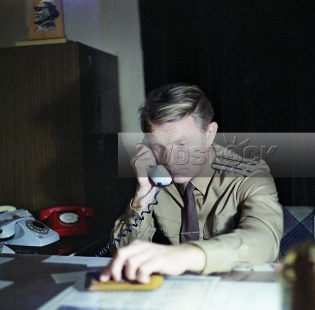 Бармен из "Золотого якоря" (1986)