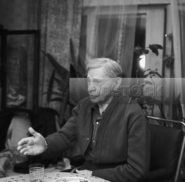 Блондинка за углом (1984)