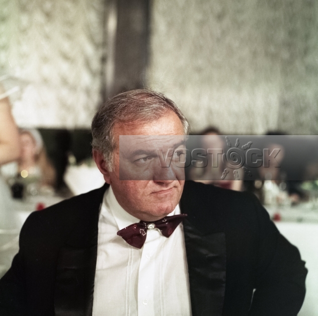 Блондинка за углом (1984)