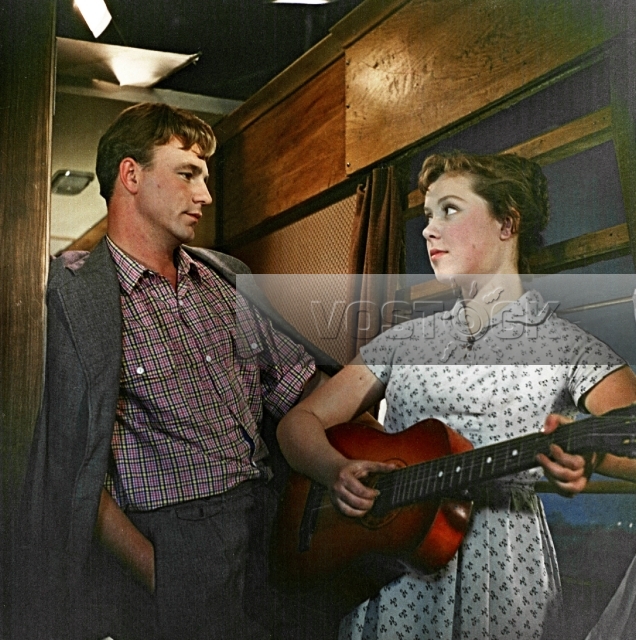 Девушка без адреса (1957)