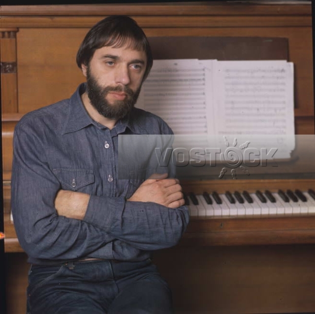 Эдуард Артемьев