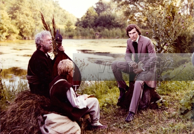 И в звуках память отзовется (1986)