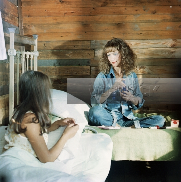 На чужом празднике (1981)