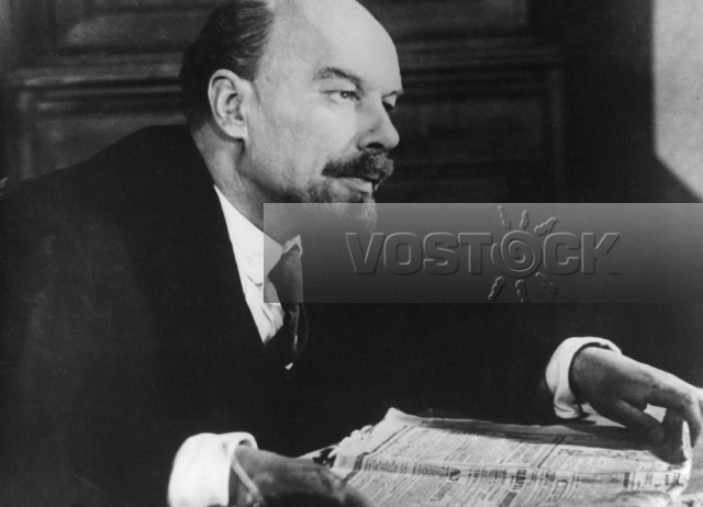 В дни Октября (1958)