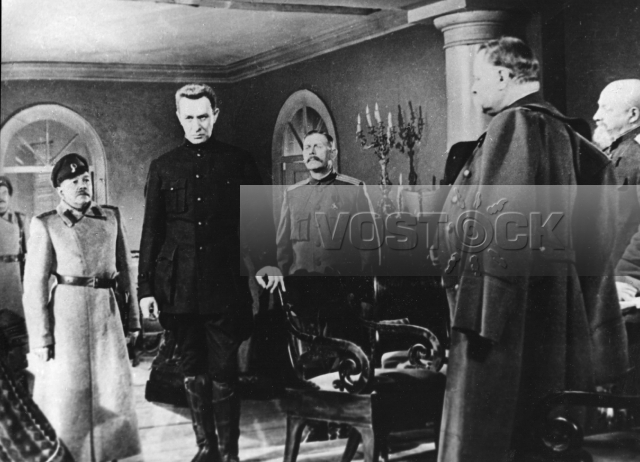 В дни Октября (1958)