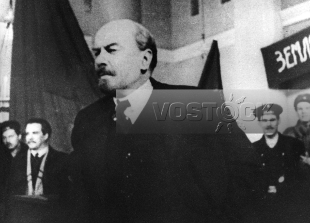 В дни Октября (1958)