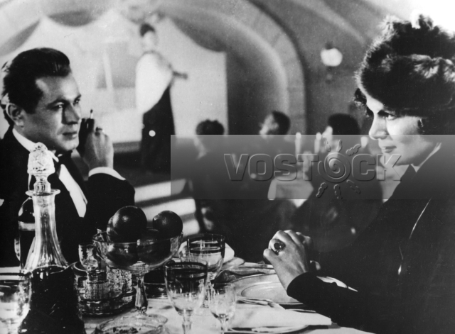 В дни Октября (1958)