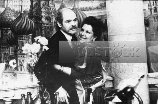 В городе Сочи темные ночи (1989)