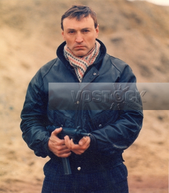 В полосе прибоя (1990)