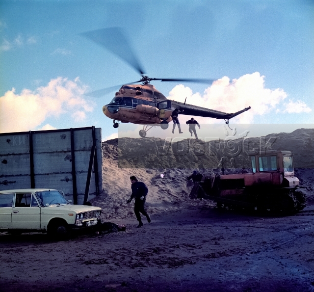 В полосе прибоя (1990)