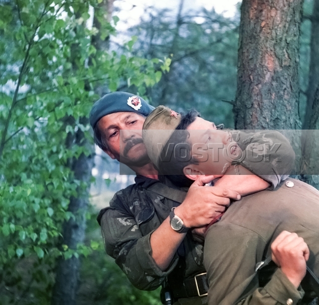 В зоне особого внимания (1977)