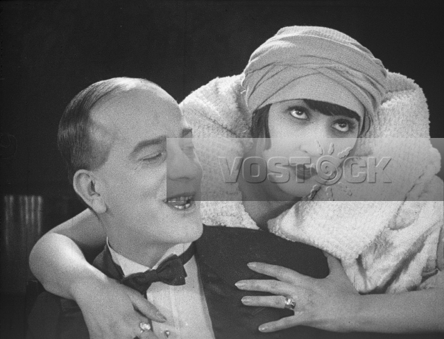 Веселая канарейка (1929)