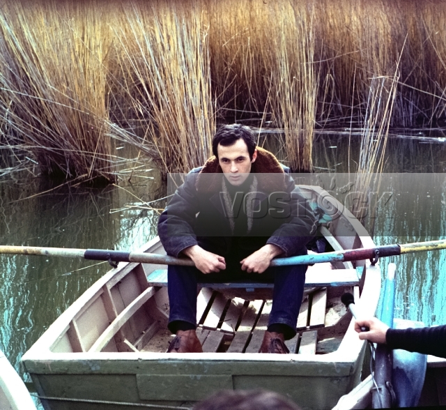 Весна проходит (1983)