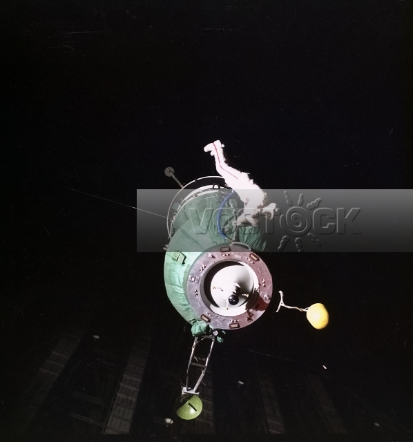 Возвращение с орбиты (1983)