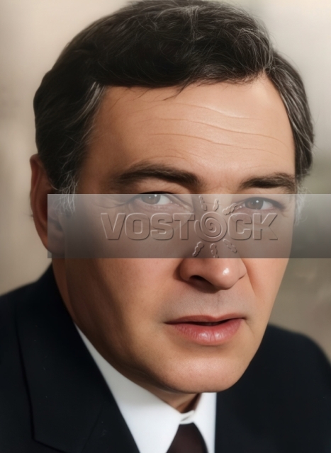 Вячеслав Тихонов